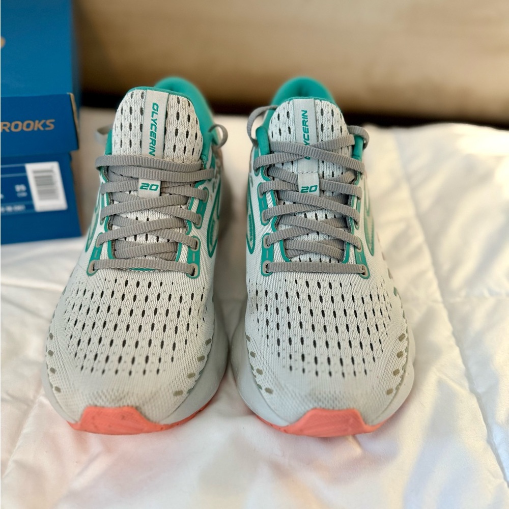 Brooks Women's Athletic Shoes - White and Teal